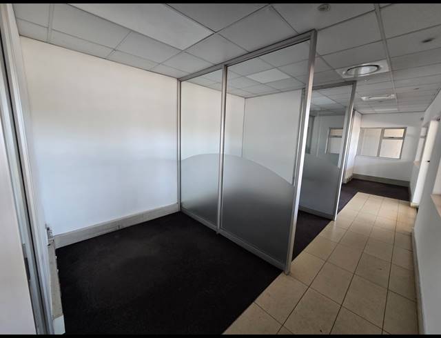 2,227M² SHOWROOM TO LET IN BRUMA